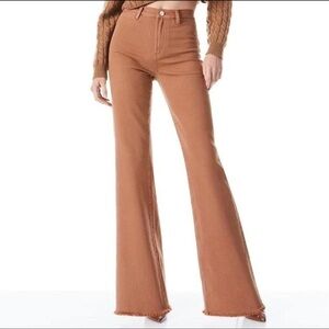 NWT! Alice+Olivia flare jeans in camel with frayed bottom, size 28